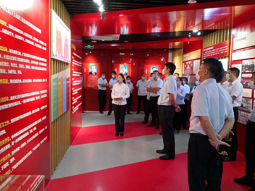 市交通控股權(quán)屬公交集團(tuán)開展廉潔文化宣傳教育月活動