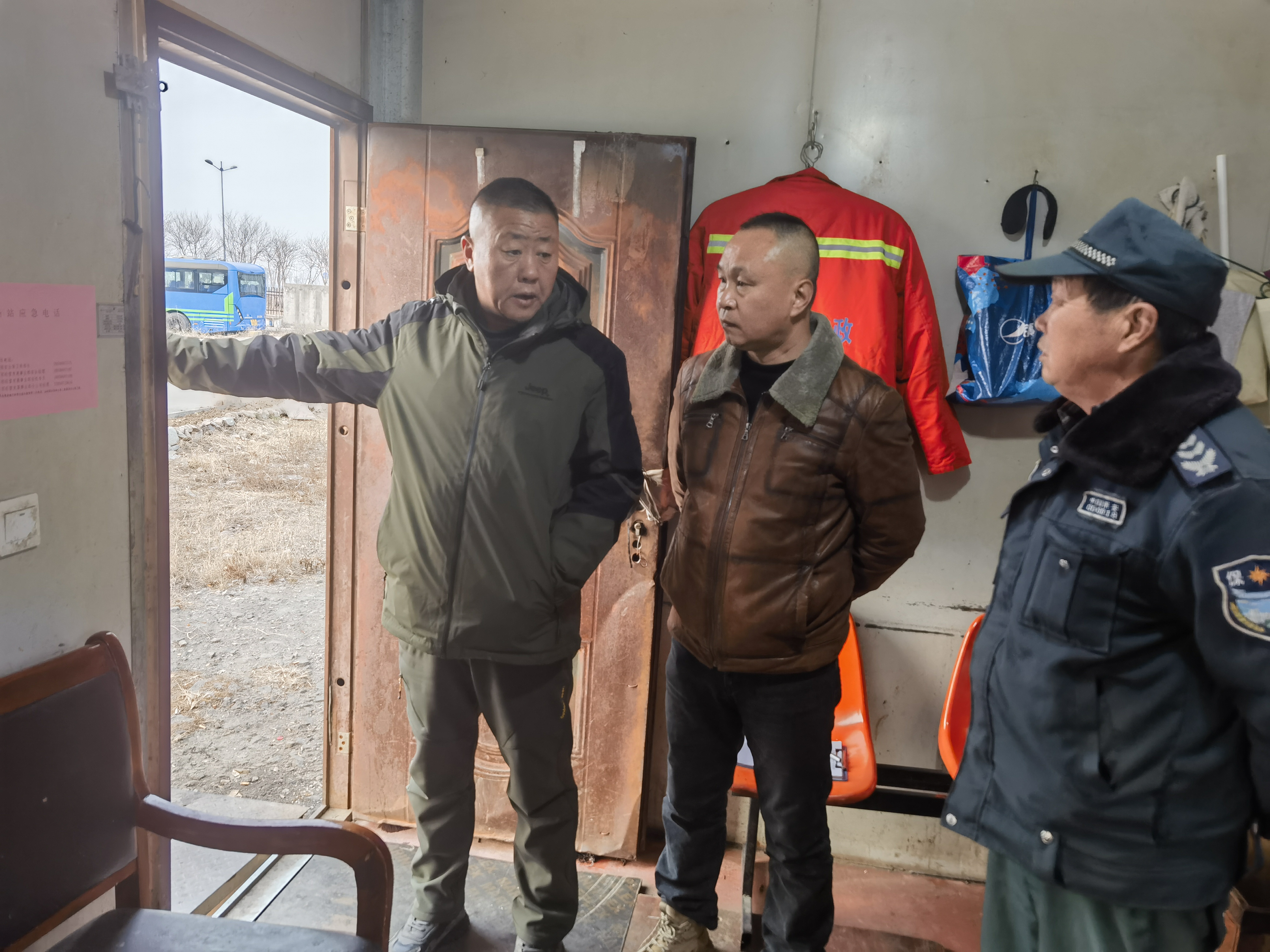 公交集團(tuán)經(jīng)營(yíng)發(fā)展事業(yè)部開(kāi)展冬春火災(zāi)風(fēng)險(xiǎn)隱患排查工作，確保消防安全