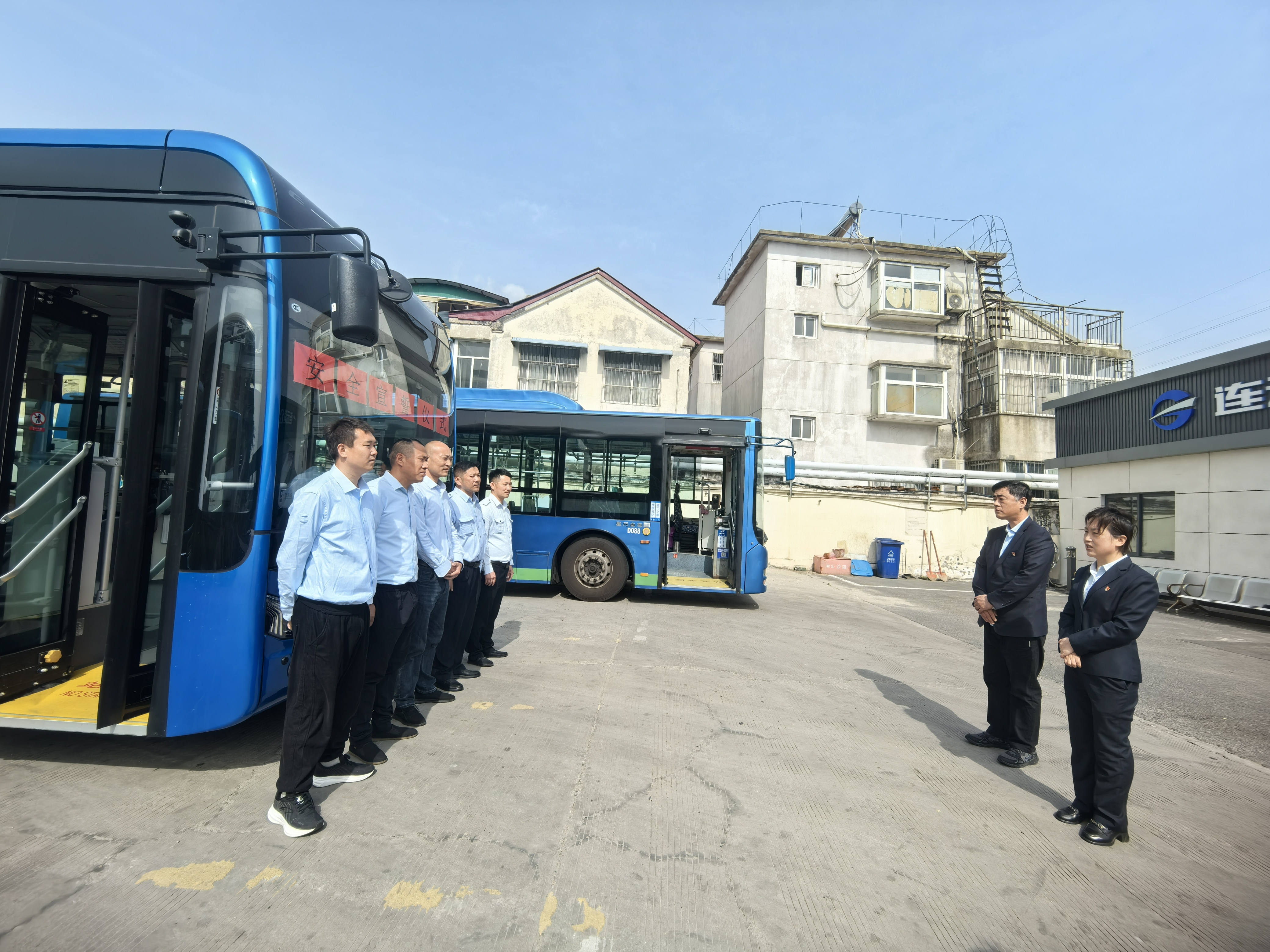 你予我一份誓詞，我與你共享榮光——公交集團(tuán)開展新入職駕駛員安全行車宣誓儀式