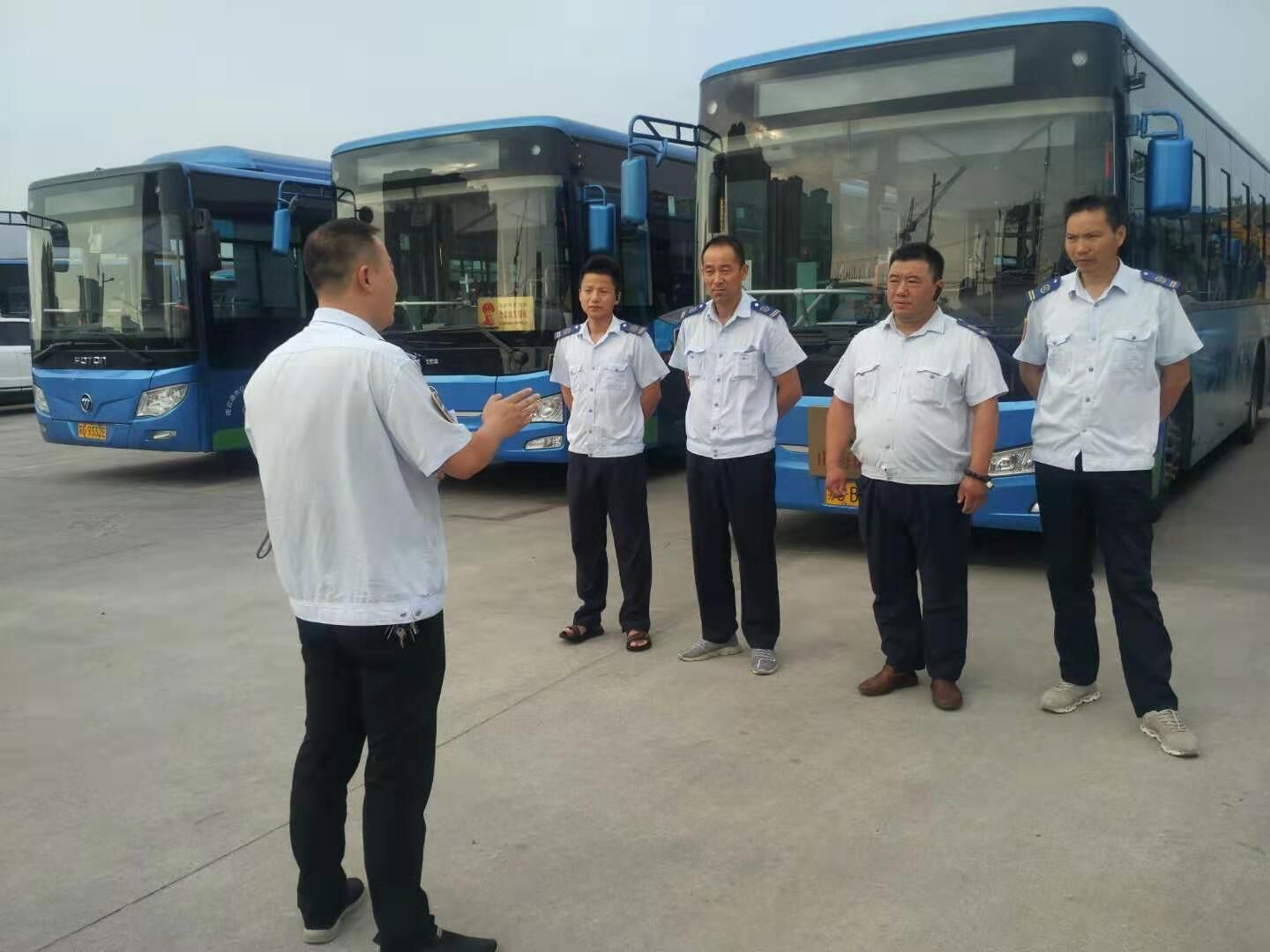 公交集團公交事業(yè)一部圓滿完成華杰實驗學校定制公交業(yè)務