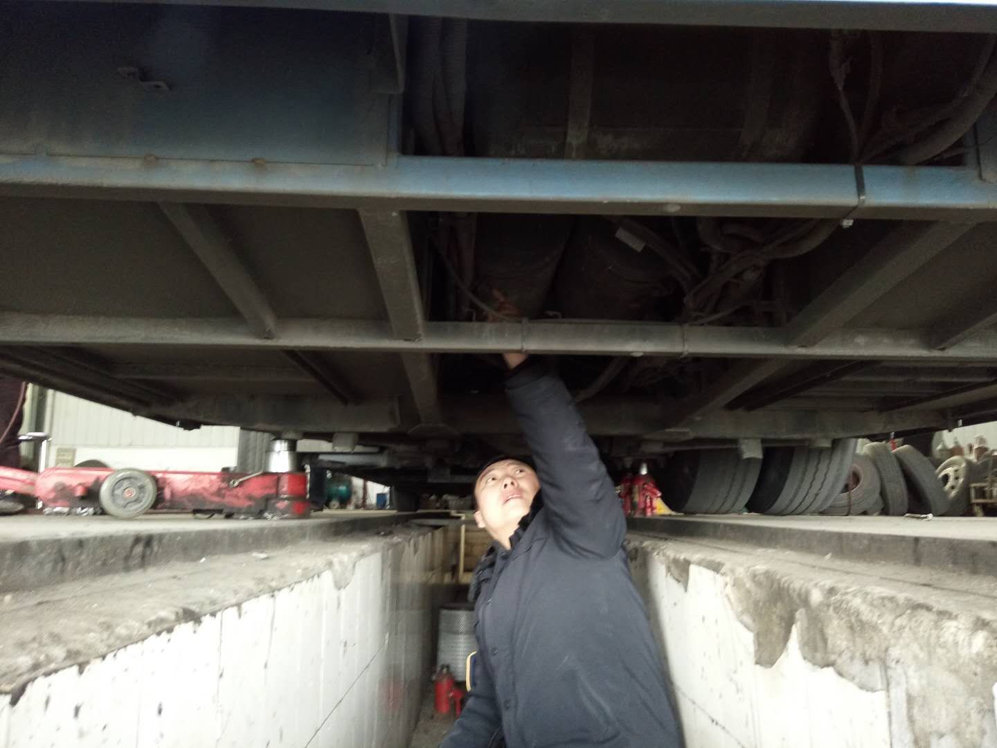 強(qiáng)化機(jī)務(wù)管理，筑牢行車(chē)安全防護(hù)網(wǎng)