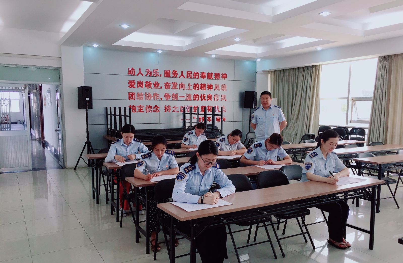 公交集團(tuán)開展服務(wù)熱線第二季度業(yè)務(wù)測(cè)試