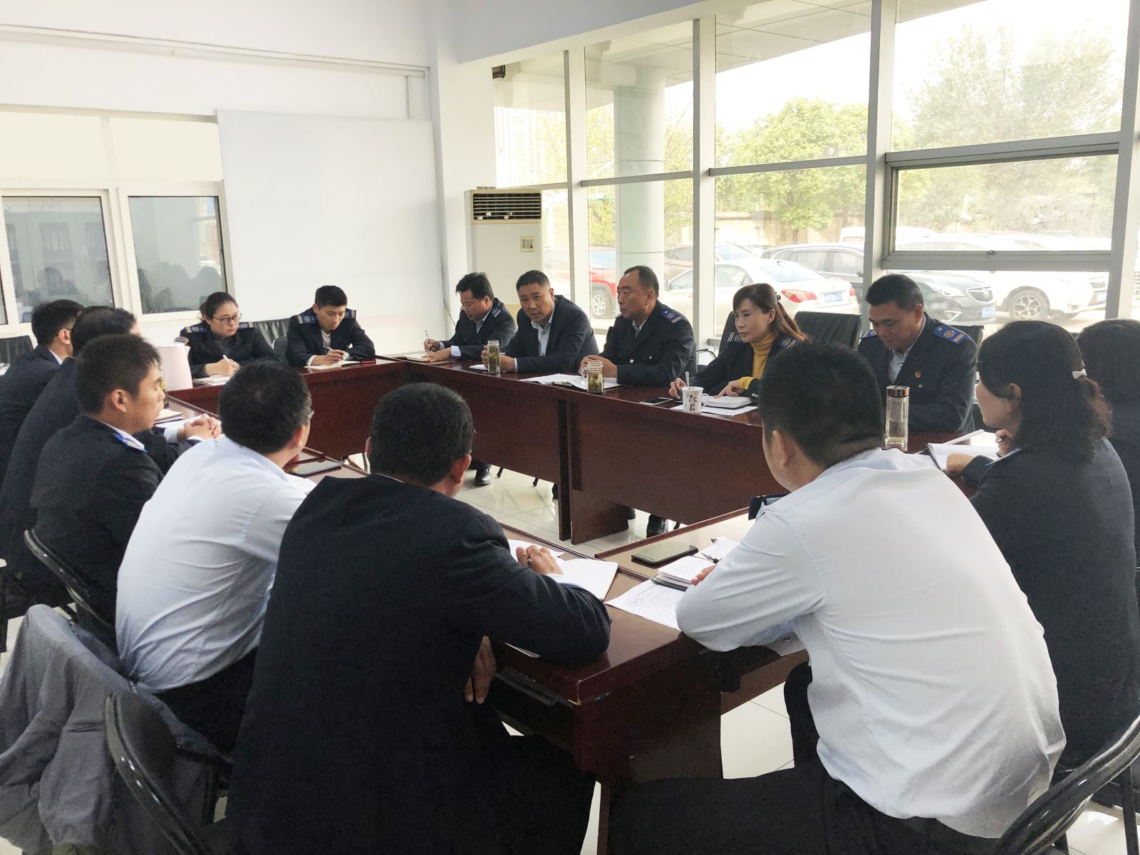 公交集團經(jīng)營發(fā)展事業(yè)部召開徐圩馬拉松比賽工作部署會