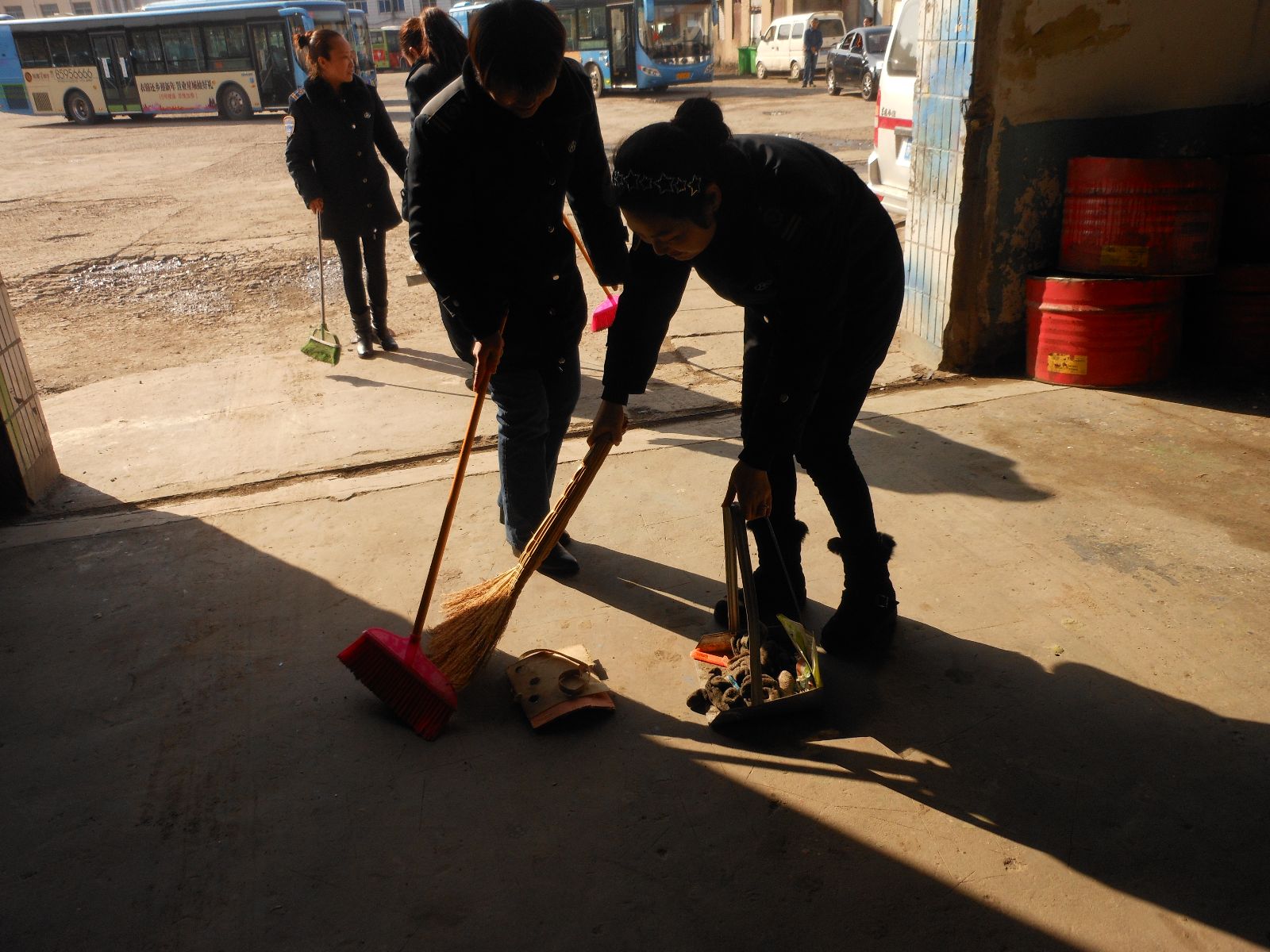 公交維修公司黨支部、工會組織女工開展“三八婦女節”活動