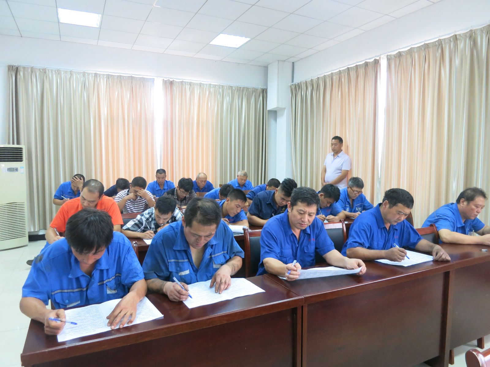 公交大浦保養廠舉辦修理人員理論知識競賽活動