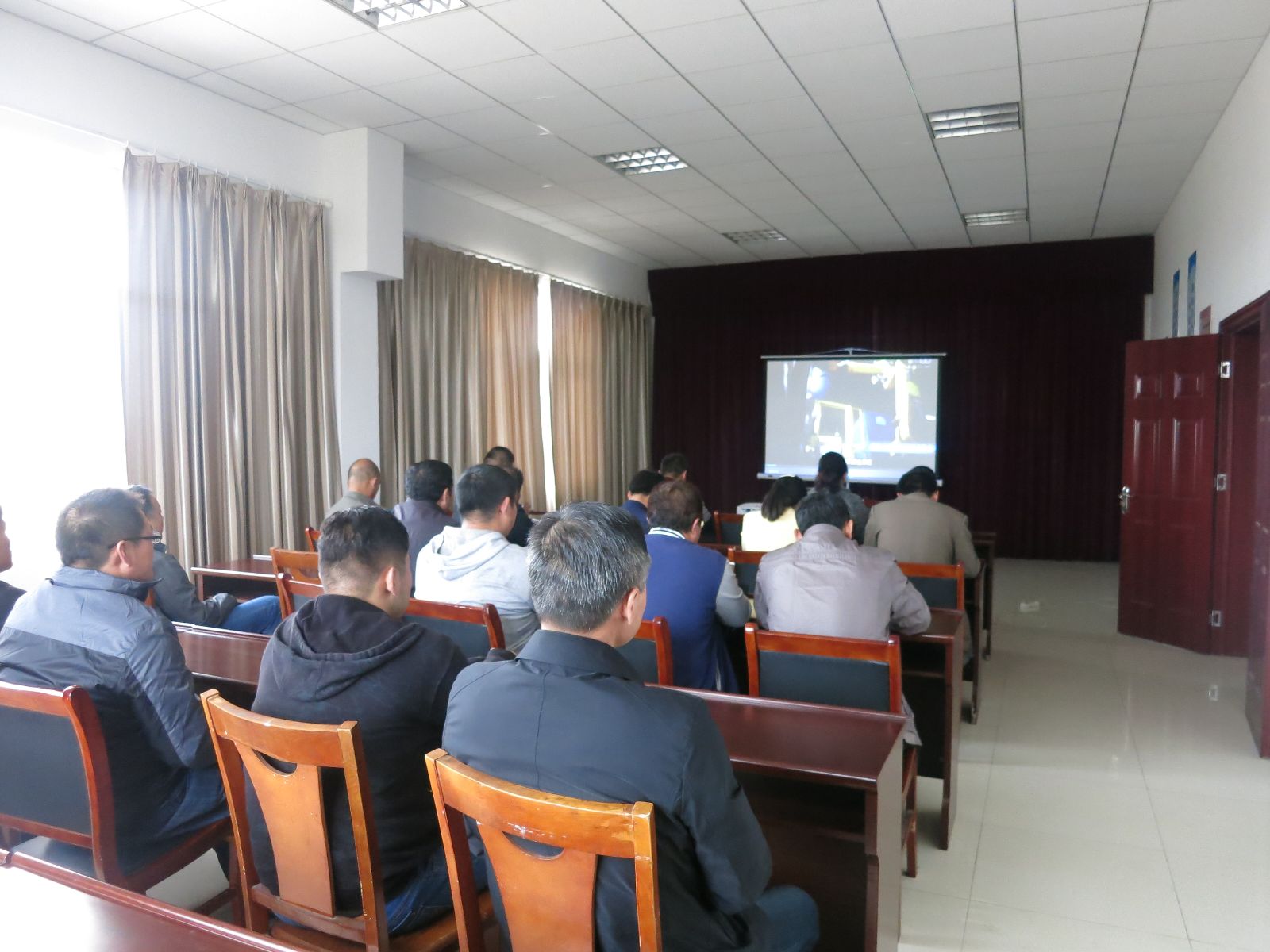 公交大浦廠開展職業(yè)病防治法宣傳學(xué)習(xí)活動(dòng)