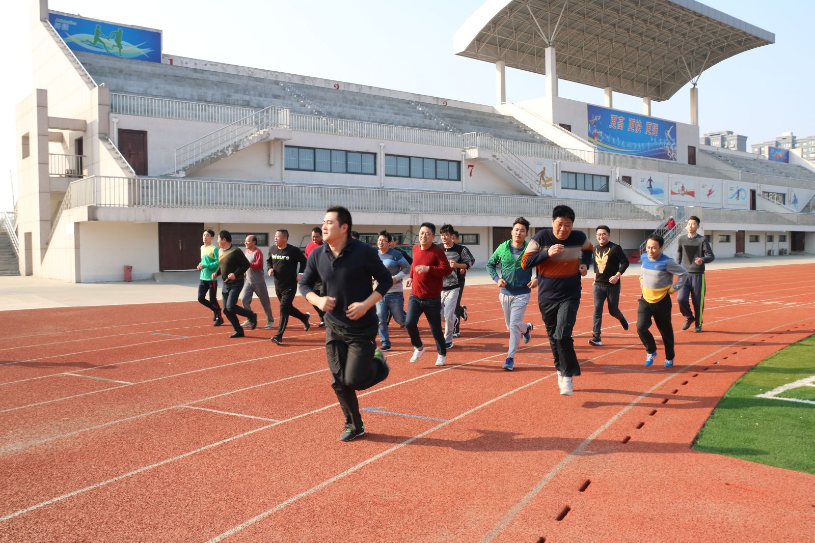 公交集團開展應急隊員4.8公里拉練