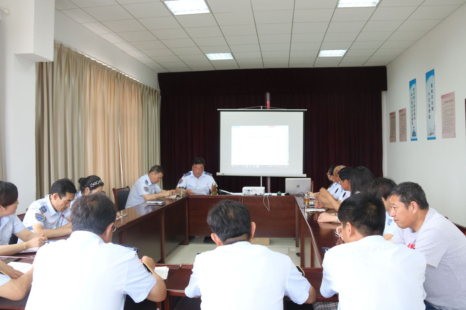 公交維修公司黨支部開展道德講堂 用行動鞏固提高創(chuàng)文工作