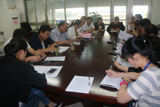 公交海州公司推進“兩學一做”活動融入黨員教育新常態